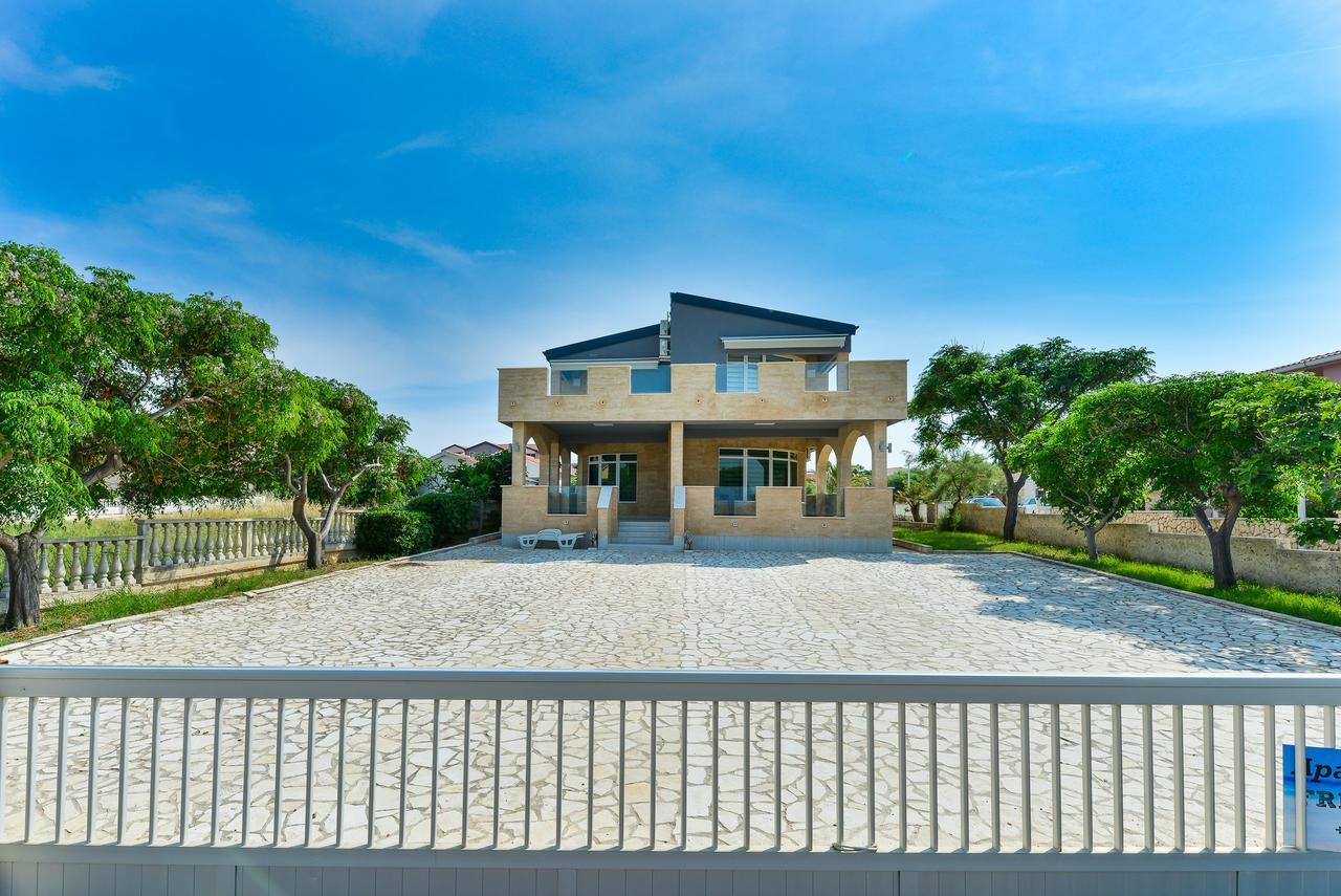 Apartments Mavracic Vir Bagian luar foto